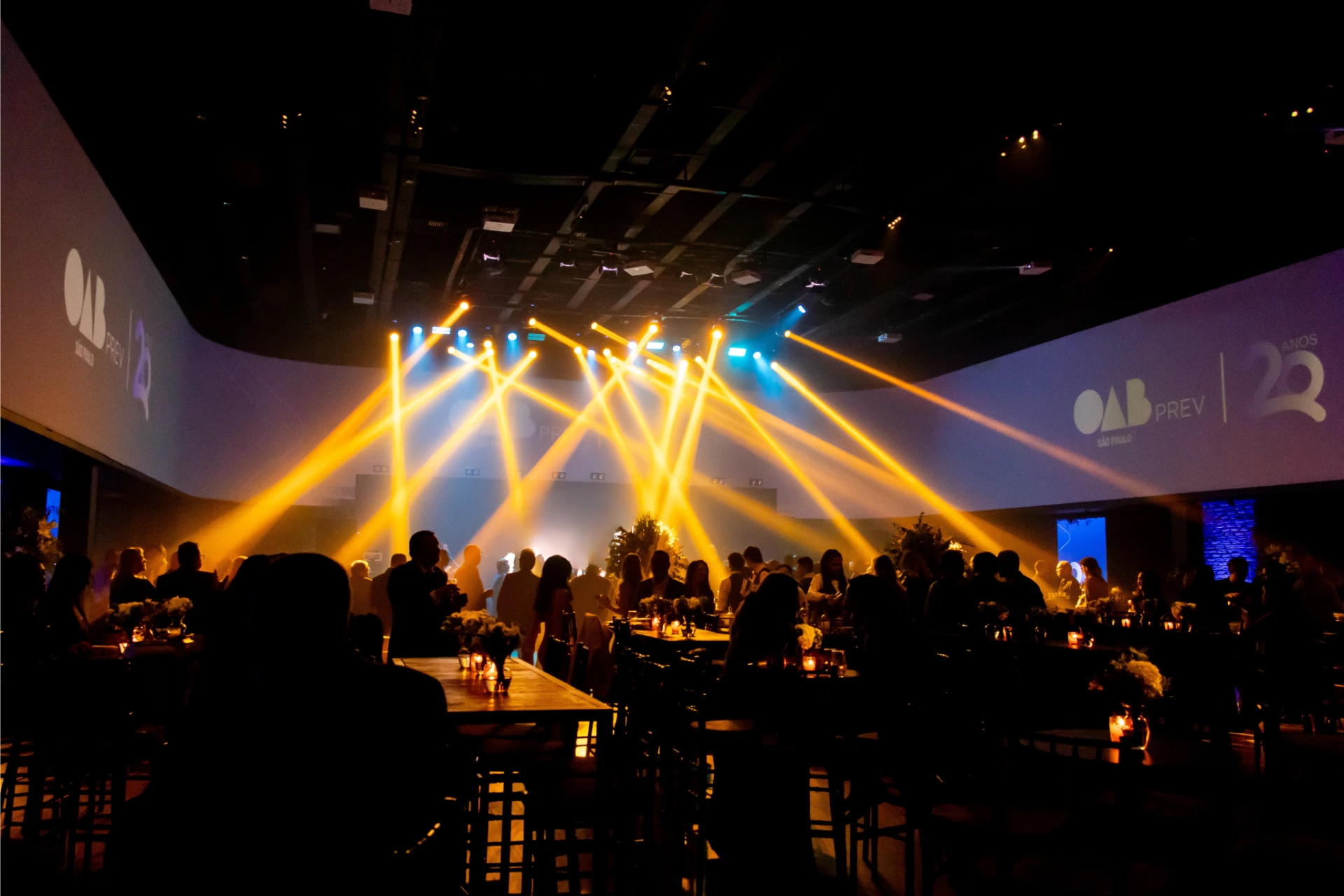 Baile do Abravanel — evento corporativo produzido pela C8